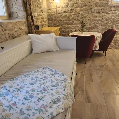 Zibi Apartment *