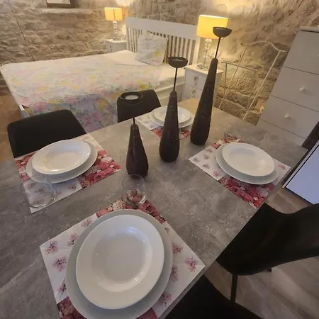 Zibi Apartment *