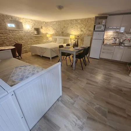 Zibi Apartment *